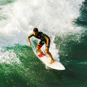 【开云入口】凯恩跻身精英射手行列，赛季25球成就仅次于姆巴佩