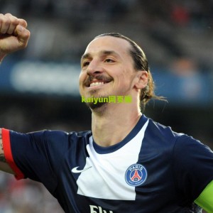 开云入口：三狮军团新翼闪耀温布利，埃利奥特-安德森首秀即巅峰荣膺最佳