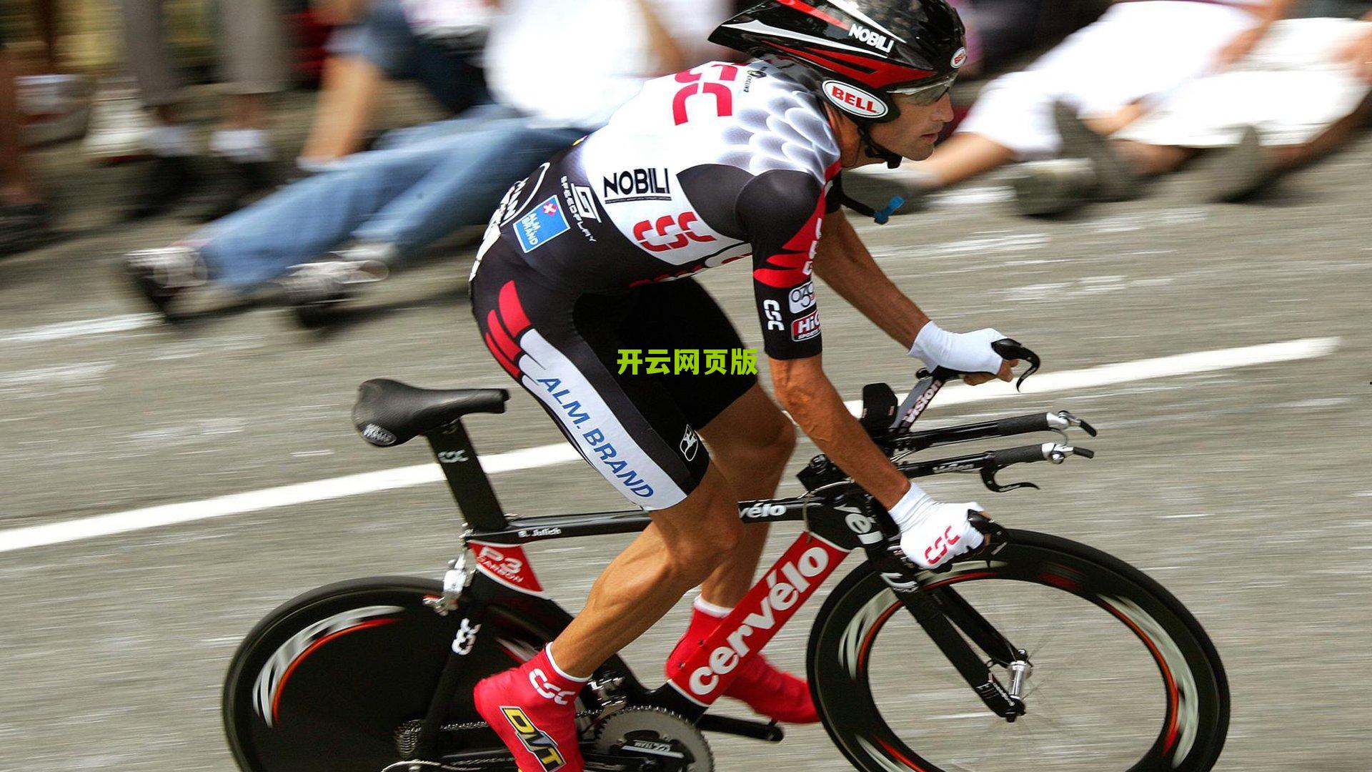 夜读特稿，苏宁球员基地受阻，郊区球场点亮职业坚守